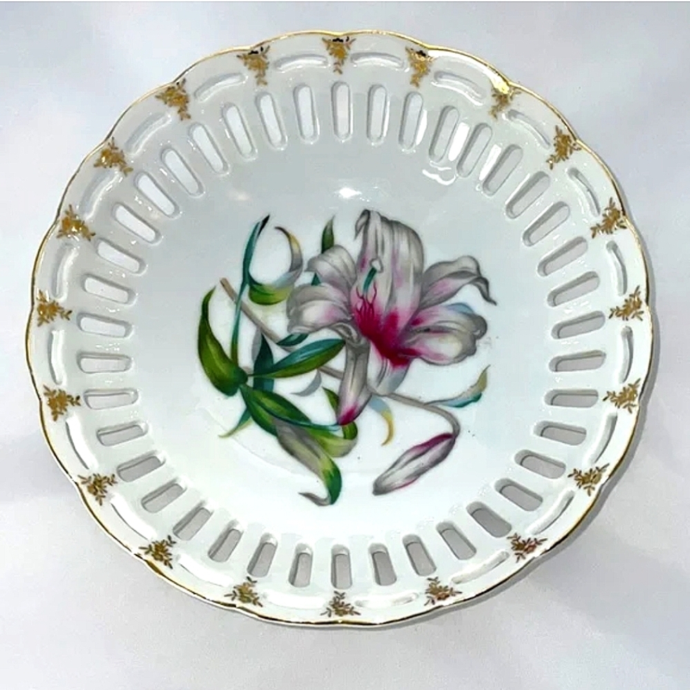 ❤️5/$25 Rare Ucagco Plate Wales Japan